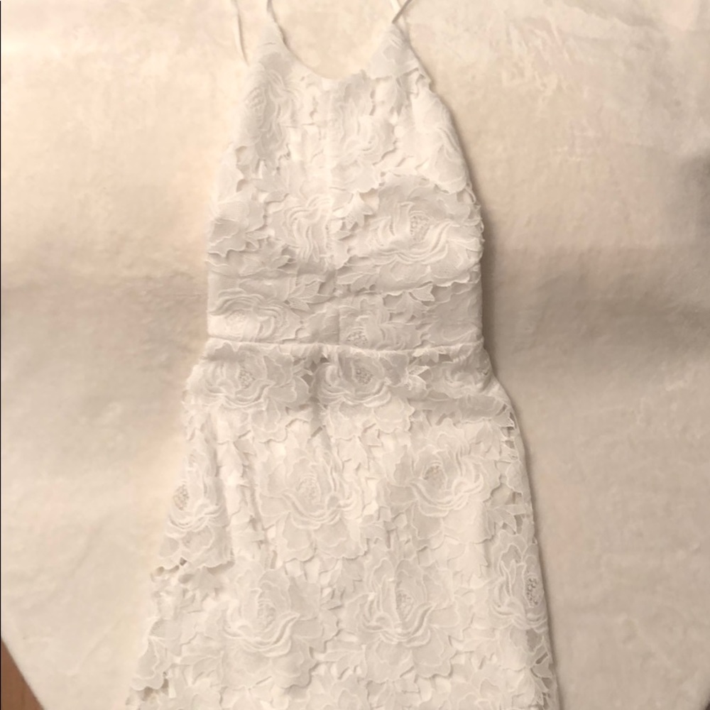 BRIGITTE BAILEY Beautiful backless white dress